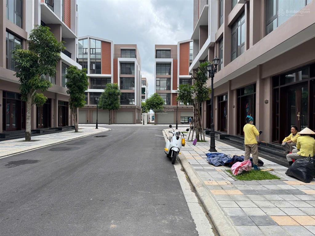 Bán liền kề vin 3 phân khu ad 19  ô 20,34 dt64m2  5 tầng, dtxd254m giá 9,5 tỷ  097800899.tám