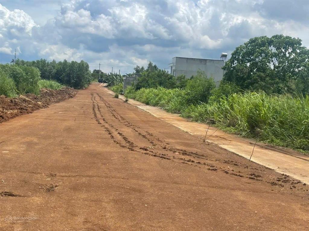 Kẹt tiền bán nhanh lô đất 150m2, thổ cư 100%. cách kcn dầu giây chỉ 1km