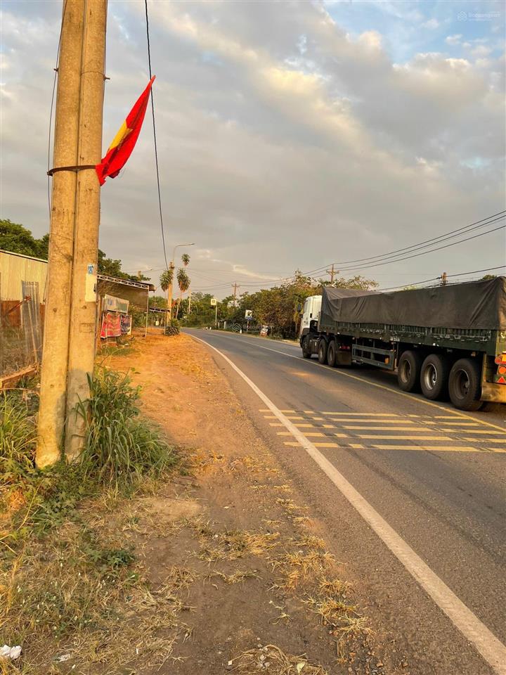 Kẹt tiền bán nhanh lô đất 150m2, thổ cư 100%. cách kcn dầu giây chỉ 1km