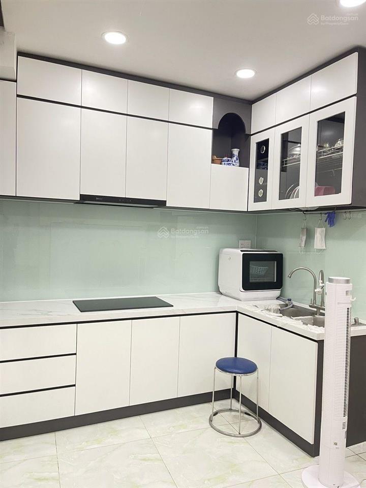 Bán nhà q. 3, 42,5 m2, 1 lầu, 2pn, 2wc, ntcc, giá bán 9 tỷ
