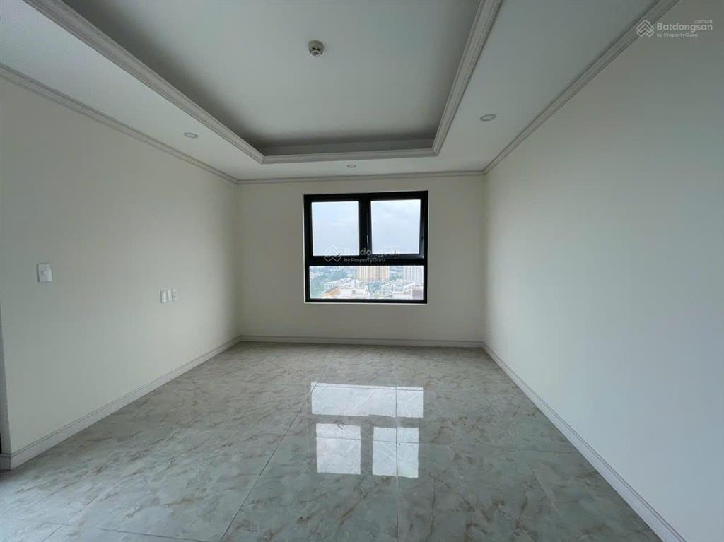 Chủ nhà cần bán gấp căn hộ 3pn và 2 wc, view sông, 107m2, giá tốt thị trường, chỉ 6,05 tỷ