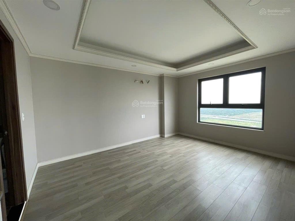 Chủ nhà cần bán gấp căn hộ 3pn và 2 wc, view sông, 107m2, giá tốt thị trường, chỉ 6,05 tỷ