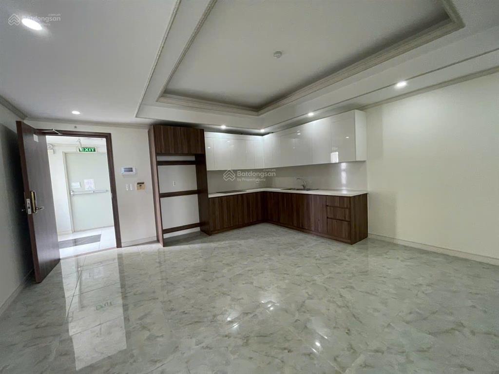 Chủ nhà cần bán gấp căn hộ 3pn và 2 wc, view sông, 107m2, giá tốt thị trường, chỉ 6,05 tỷ