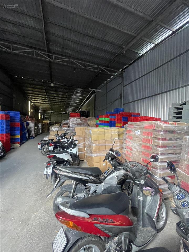 Cần cho thuê nhà xưởng hóc môn 600m2 .