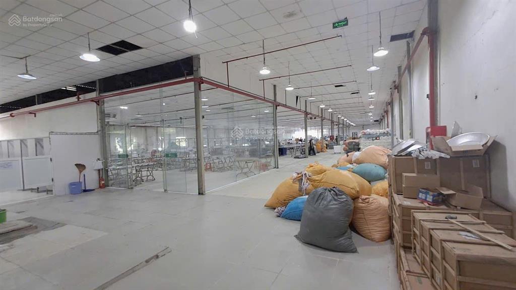 Cho thuê 5000m2  xưởng tiêu chuẩn  pccc tự động .