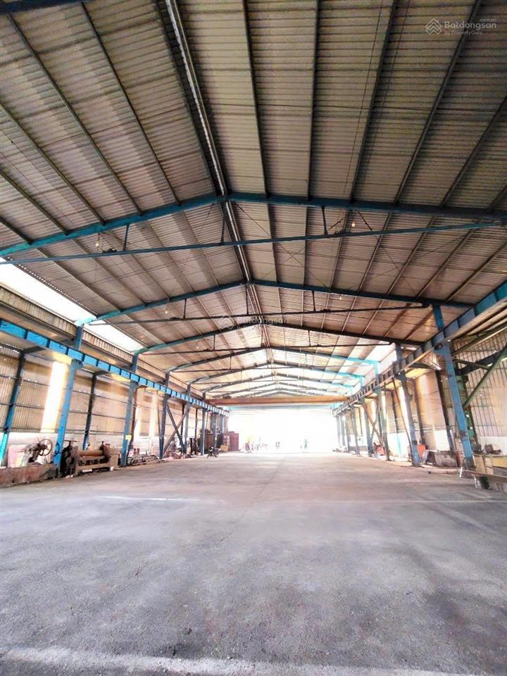 Cho thuê xưởng tpt 1/ hương lộ 2. xe công / 2500m2
