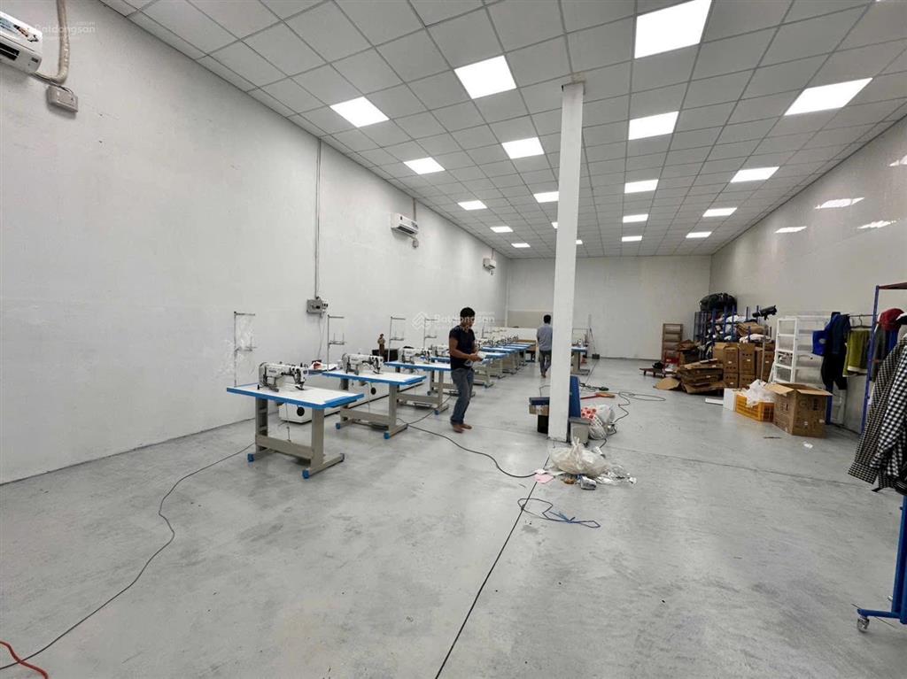 Cần chuyển nhượng nhà xưởng 900m2  pháp lý chuẩn  hoàn công.