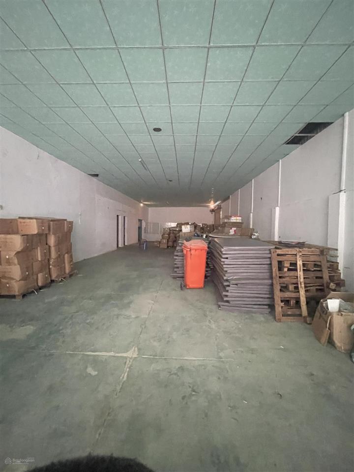 Cho thuê 2300m2 kho bãi giá 45tr/tháng