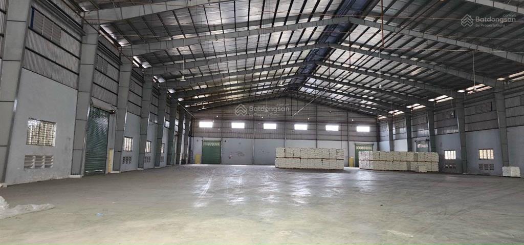 Cho thuê 2000m2 nhà xưởng giá rẻ 90tr/th