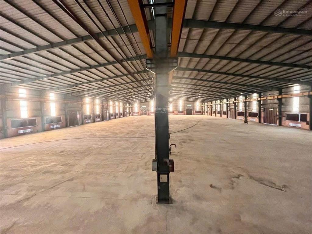 Cho thuê kho bãi nhà xưởng diện tích kv 15.000m2  đường cont.