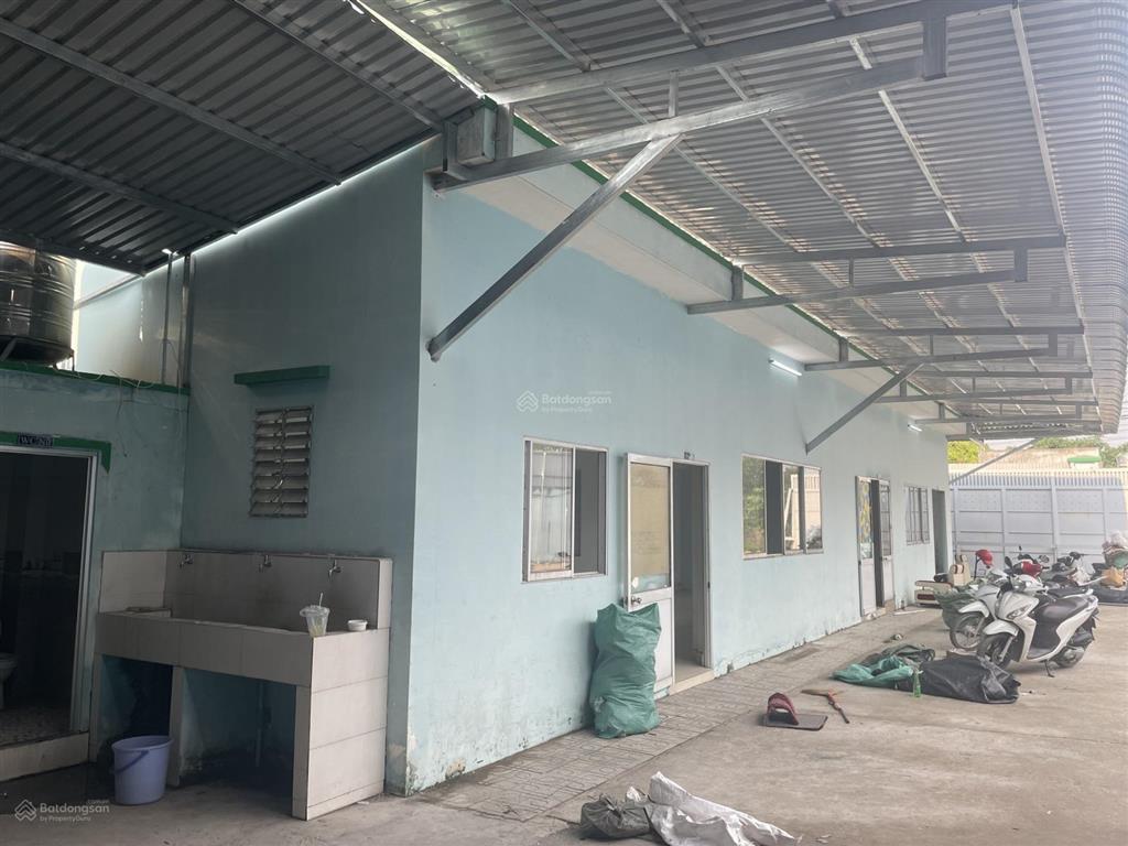 Chính chủ cho thuê 1300m2 kho xưởng
