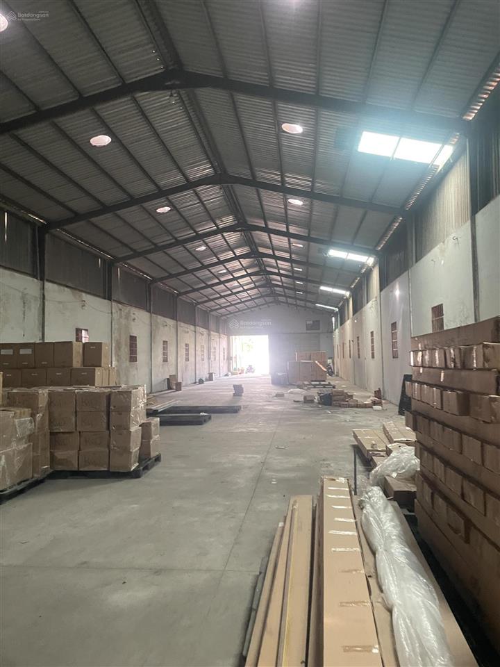 Cho thuê 900m2 nhà xưởng tpt giá 30tr