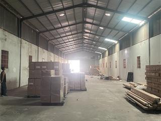 Cho thuê 900m2 nhà xưởng tpt giá 30tr