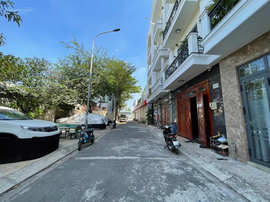 Bán nhà 4 tấm khu vip đường lê trọng tấn, view công viên, hẻm 8m có lề, dt 4.5 x 12m, giá 8,25 tỷ