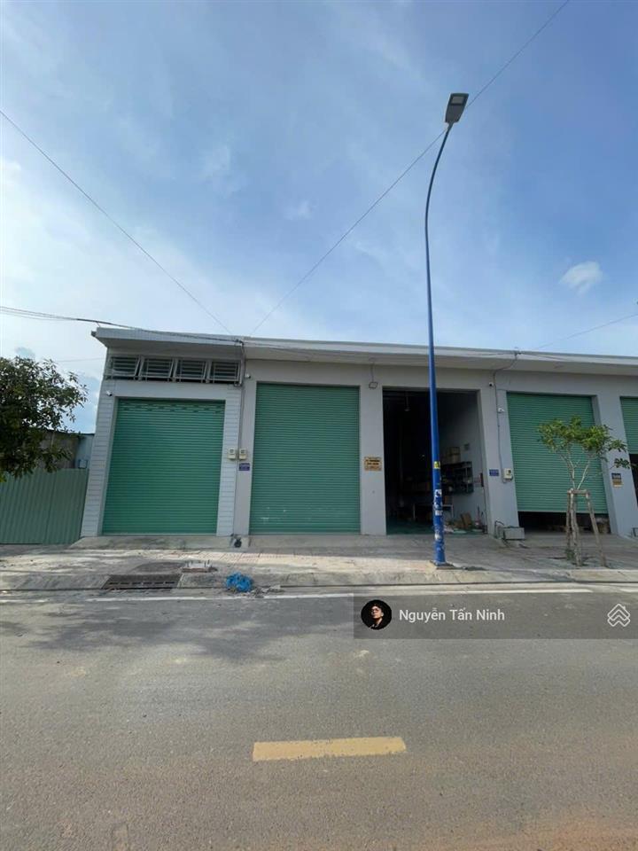 Mặt tiền kinh doanh đường kênh nước đen (lê thúc hoạch nối dài), (dt 12x25m cấp 4), giá 32.5 tỷ