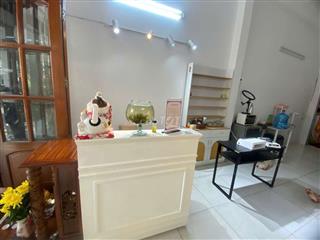 Sang tiệm Nail - Gội mặt tiền đường Gò Xoài