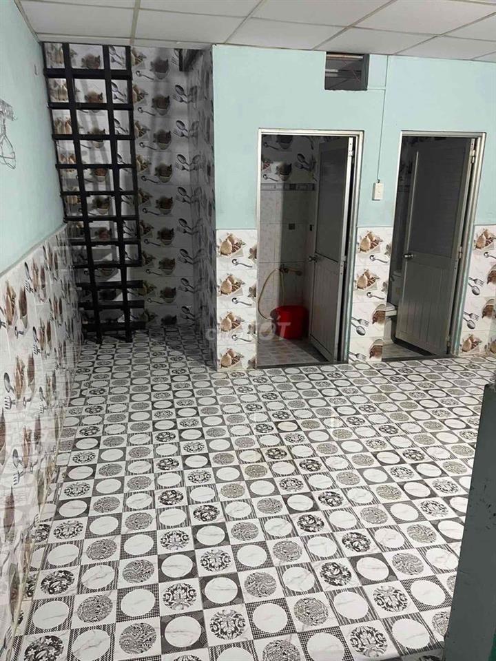 cần cho thuê nhà nhỏ có 1 trệt 1 tầng có máy lạnh sẵn