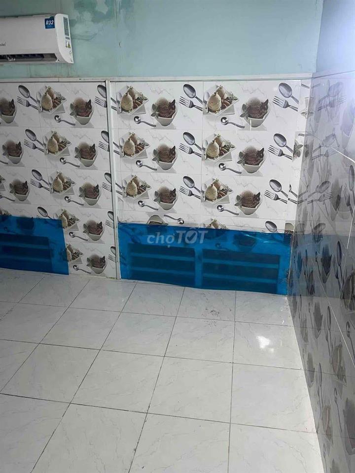 cần cho thuê nhà nhỏ có 1 trệt 1 tầng có máy lạnh sẵn