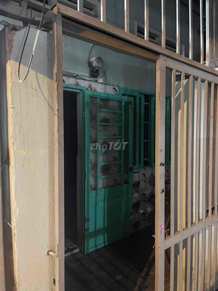 cần cho thuê nhà nhỏ có 1 trệt 1 tầng có máy lạnh sẵn