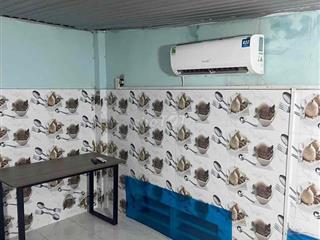 cần cho thuê nhà nhỏ có 1 trệt 1 tầng có máy lạnh sẵn