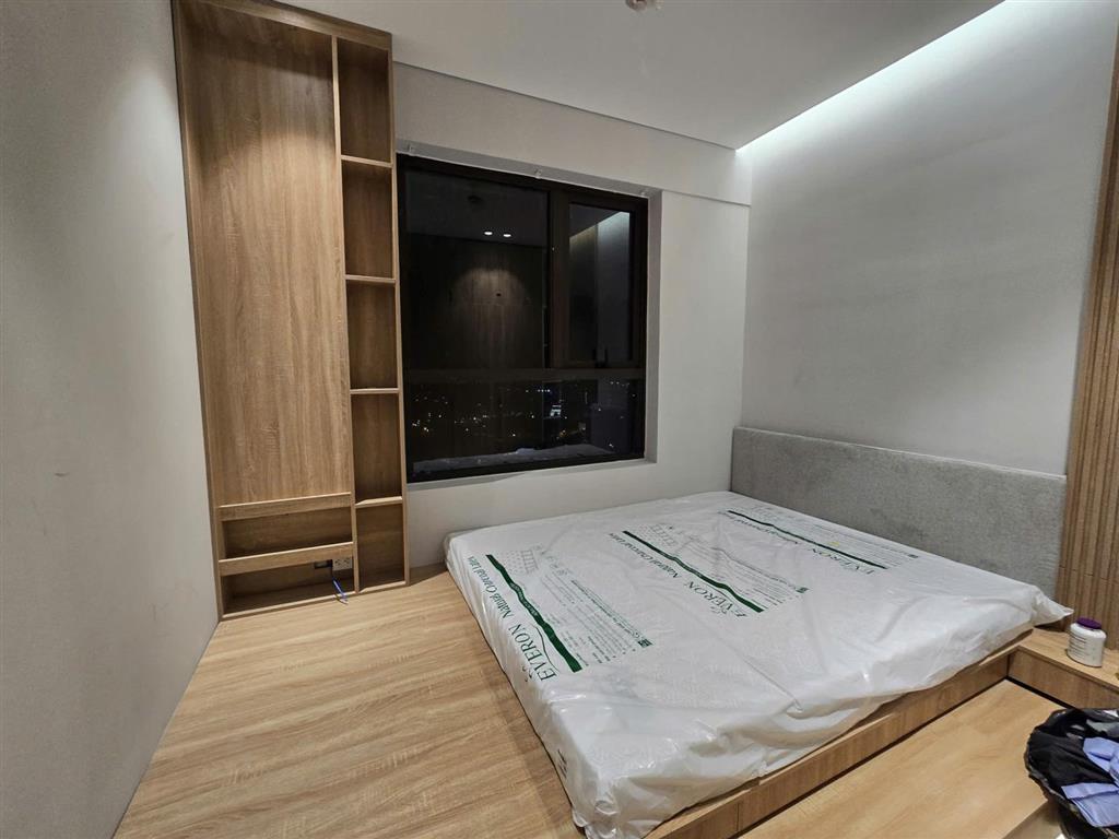 Đúng giá  đúng căn. chính chủ chuyển nhượng căn 2pn 74m2 view đb full nội thất giá 3.75 tỷ
