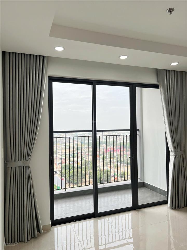 Chính chủ bán 3 tỷ 300 triệu cho khách mua ở ưu tiên mua sớm tại phú đông sky garden