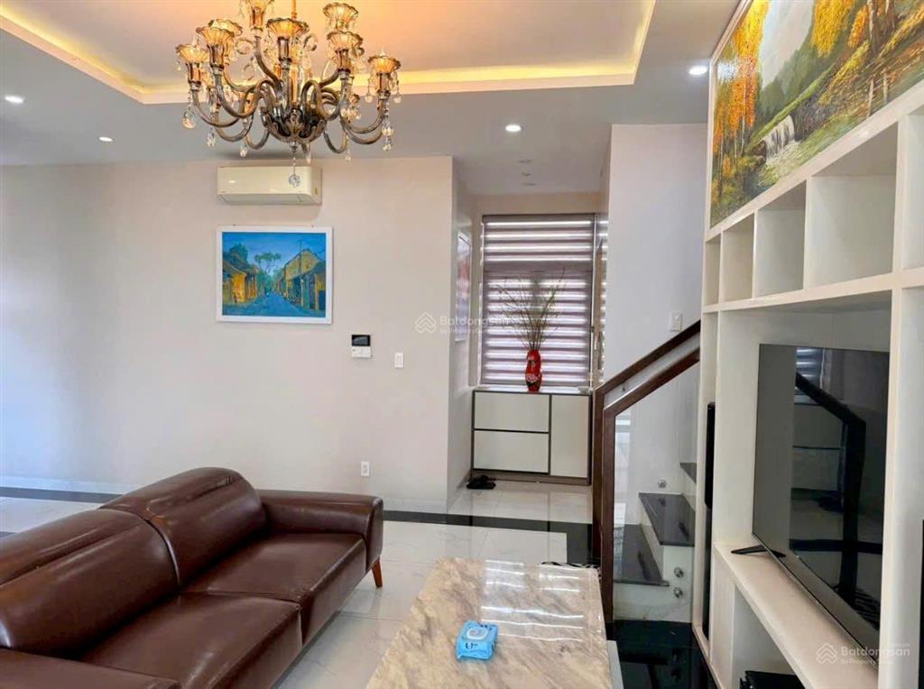 Chuyển nhượng bt phong cách âu đảo nổi cẩm lệ, sở hữu tầm view vĩnh viễn trực diện sông cẩm lệ