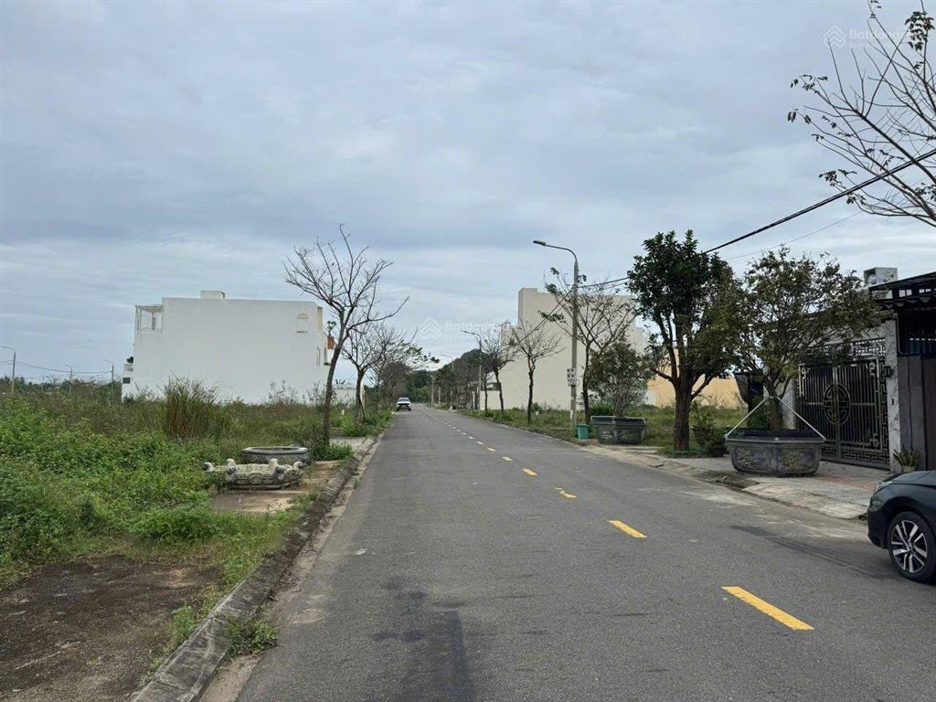 Giảm sâu đầm sen nam hoà xuân mt đường đức tín 125m2 đường thông gần sông