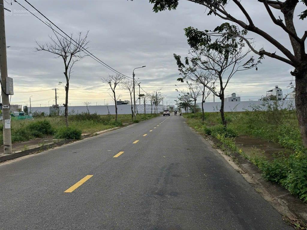 Giảm sâu đầm sen nam hoà xuân mt đường đức tín 125m2 đường thông gần sông