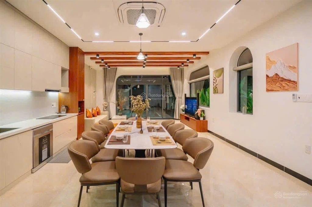 Chủ giảm giá sâu 2 tỷ bán nhanh villas góc 2mt full nội thất cao cấp kđt nam việt á cách biển 1km