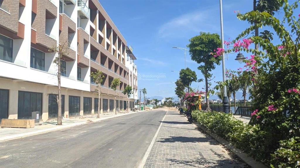 Shoptel mặt sông nam hòa xuân  view trực diện đảo kim cương sunneva island  thiết kế 5 tầng