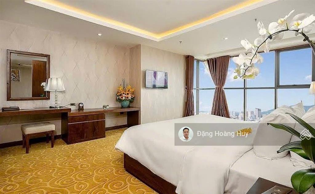 Bán khách sạn 4 sao đường phạm văn đồng, ngay bãi biển mỹ khê