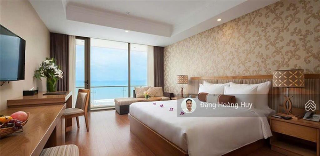 Bán khách sạn 4 sao đường phạm văn đồng, ngay bãi biển mỹ khê