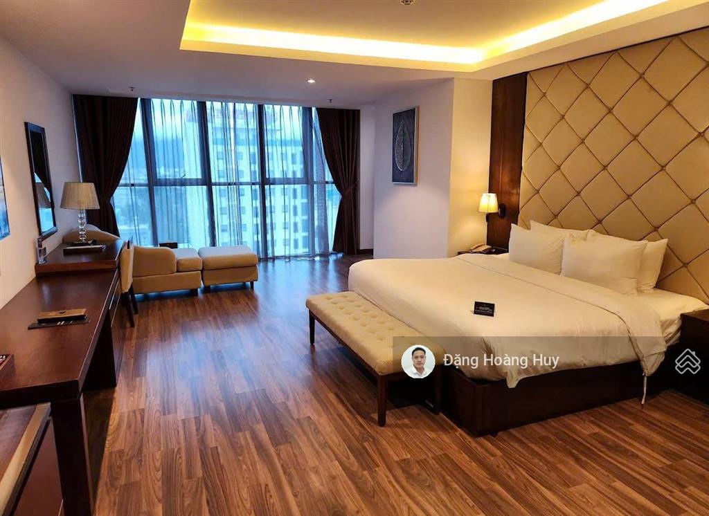 Bán khách sạn 4 sao đường phạm văn đồng, ngay bãi biển mỹ khê