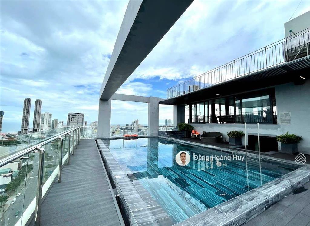 Bán khách sạn 4 sao đường phạm văn đồng, ngay bãi biển mỹ khê