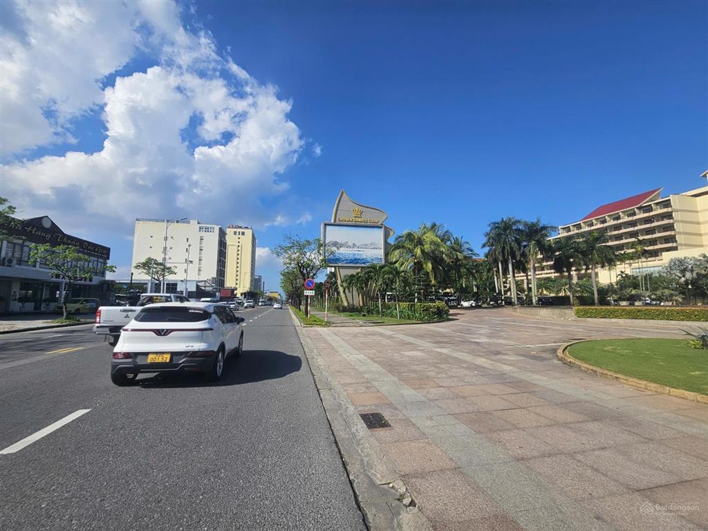 Bán 782m2 đất mặt tiền võ nguyên giáp, đối diện crown plaza