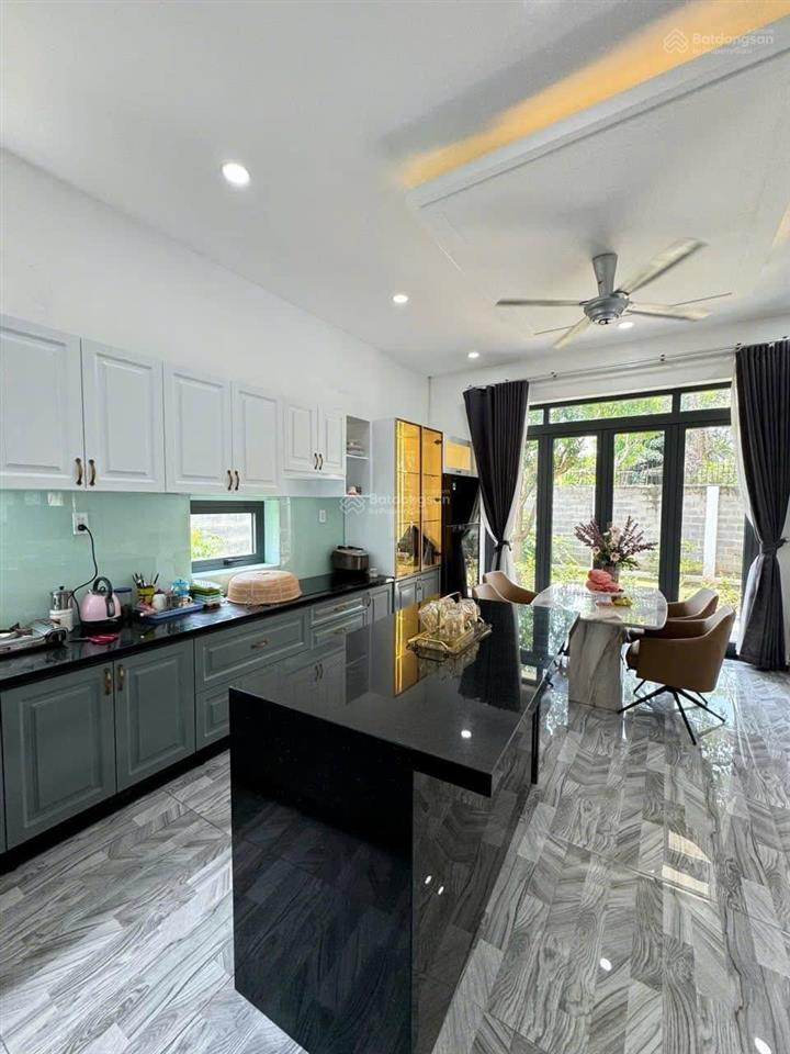 Bán biệt thự sân vườn khu biệt thự trung tâm hóc môn, an cư an lạc 900m2 hồ bơi