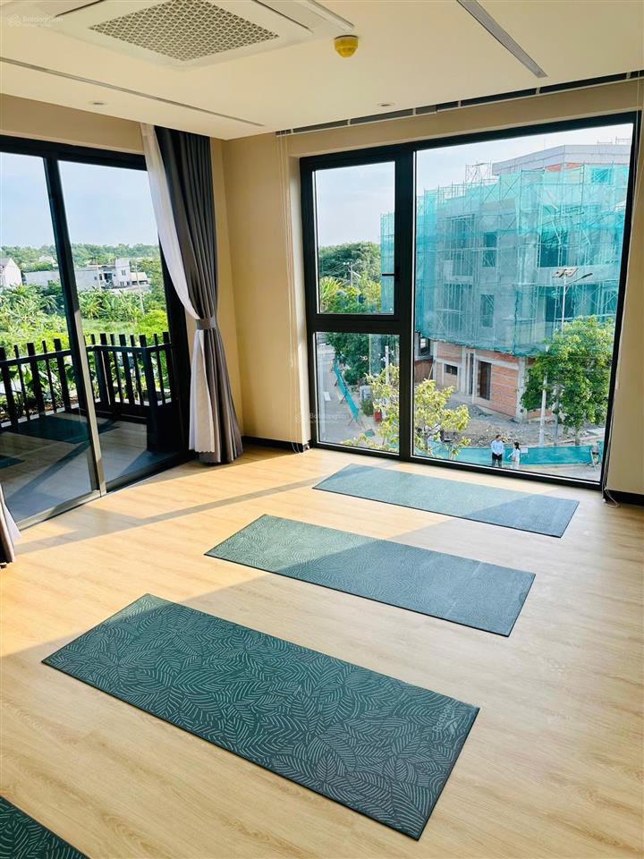 Cần bán căn góc diện tích nhỏ 85m2 giá 7,5 tỷ.  0919 147 *** xuân chân