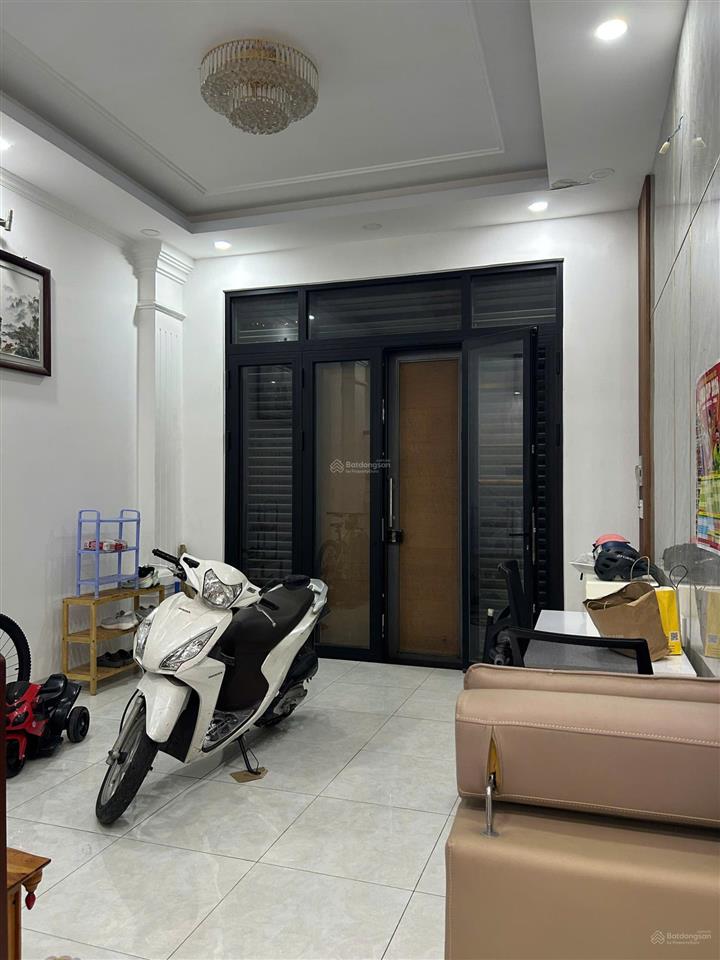 Chính chủ cho thuê nhà phạm đăng giảng cách aeonmall tân phú 10p đi xe. hẻm 6m, full nội thất