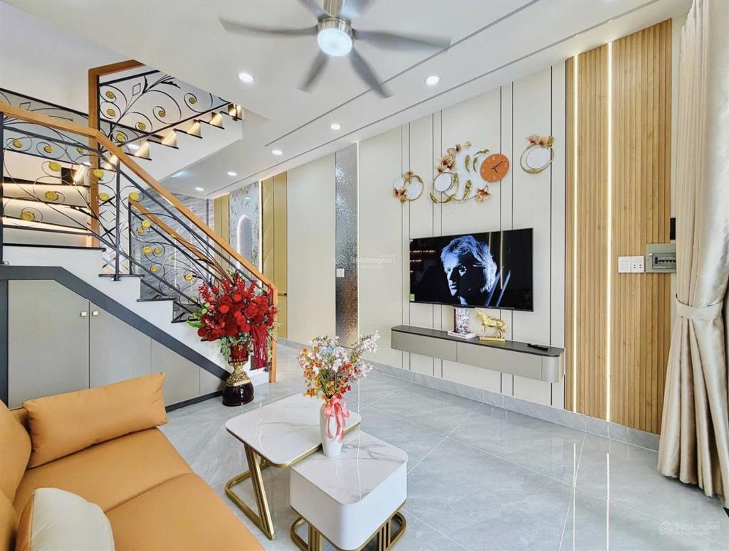 Cạnh phú nhuận  sân bay  nhà mới đón tết full nội thất  diện tích rộng  2 tầng  pháp lý chuẩn