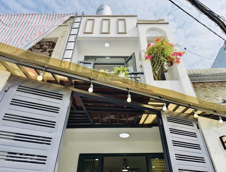 Cạnh phú nhuận  sân bay  nhà mới đón tết full nội thất  diện tích rộng  2 tầng  pháp lý chuẩn