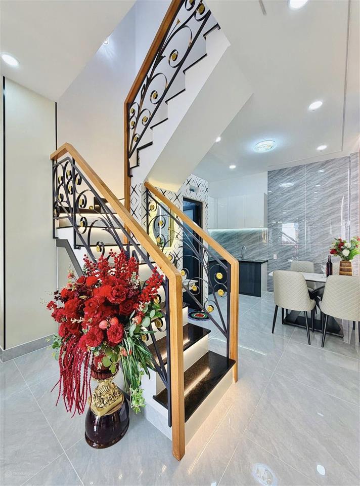 Cạnh phú nhuận  sân bay  nhà mới đón tết full nội thất  diện tích rộng  2 tầng  pháp lý chuẩn