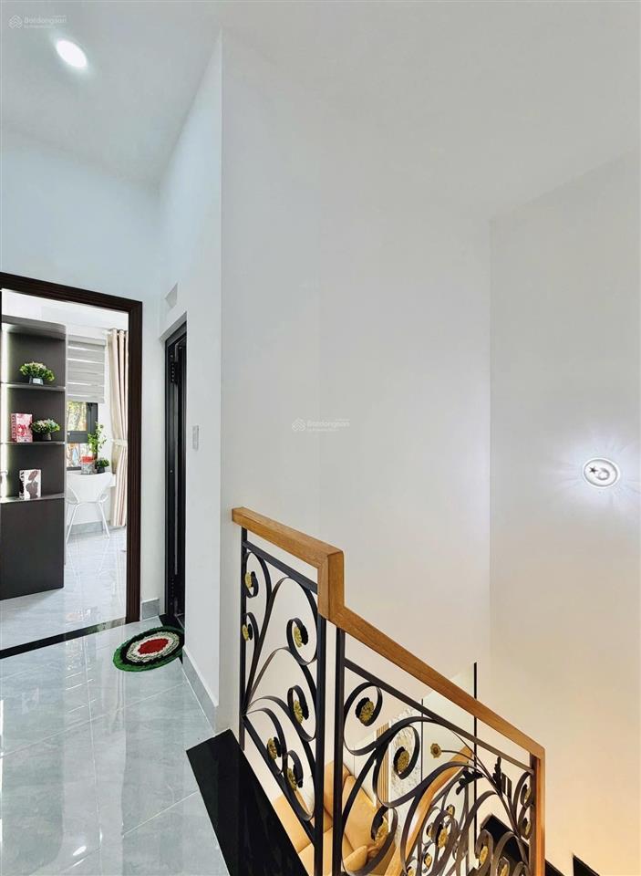 Cạnh phú nhuận  sân bay  nhà mới đón tết full nội thất  diện tích rộng  2 tầng  pháp lý chuẩn