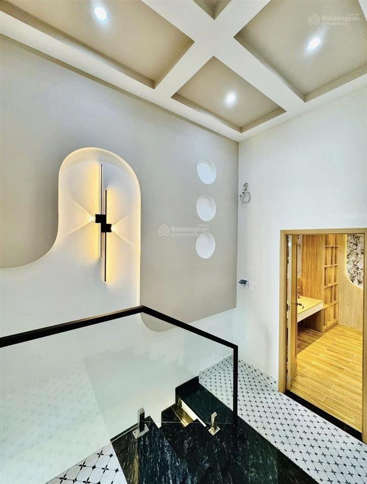 Nhà nhìn là mê ô tô đậu sát nhà 3 phòng ngủ đường phạm văn chiêu full nội thất