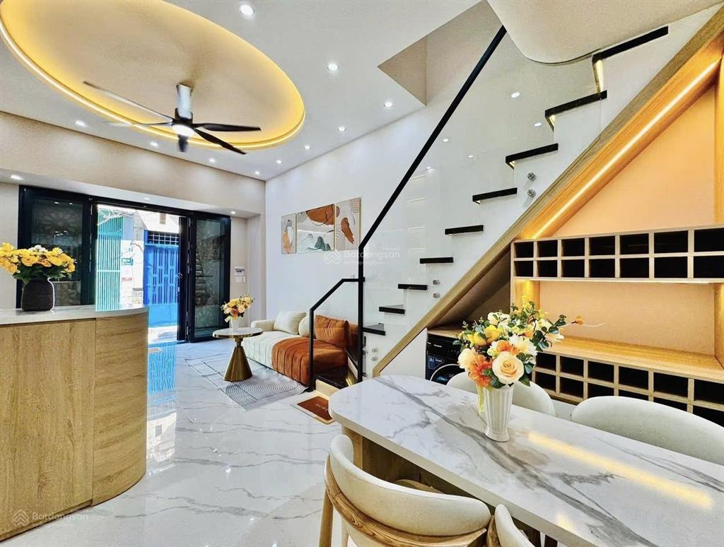 Nhà nhìn là mê ô tô đậu sát nhà 3 phòng ngủ đường phạm văn chiêu full nội thất