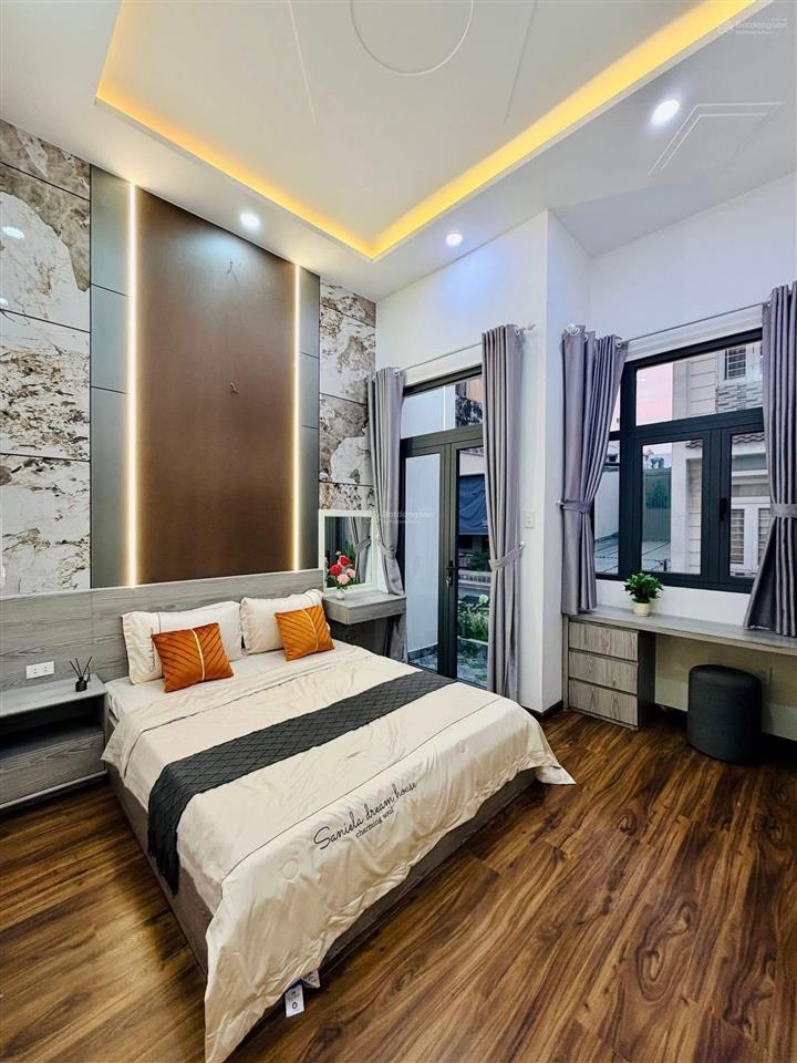 Siêu thơm  4 tầng lầu bề thế  hẻm ô tô  trang bị nội thất  đường phạm văn chiêu