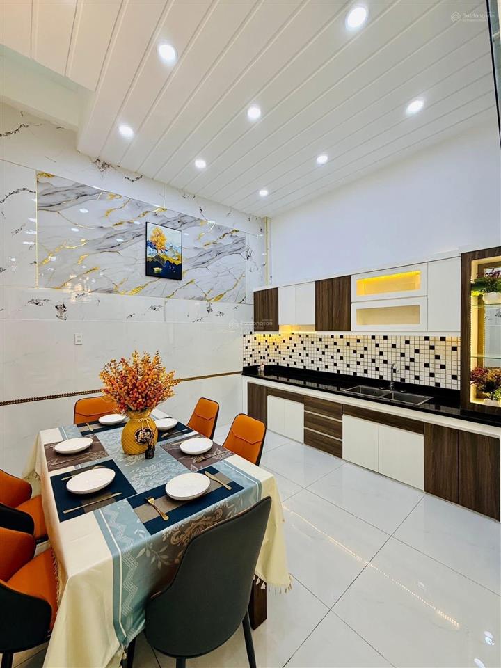 Siêu thơm  4 tầng lầu bề thế  hẻm ô tô  trang bị nội thất  đường phạm văn chiêu