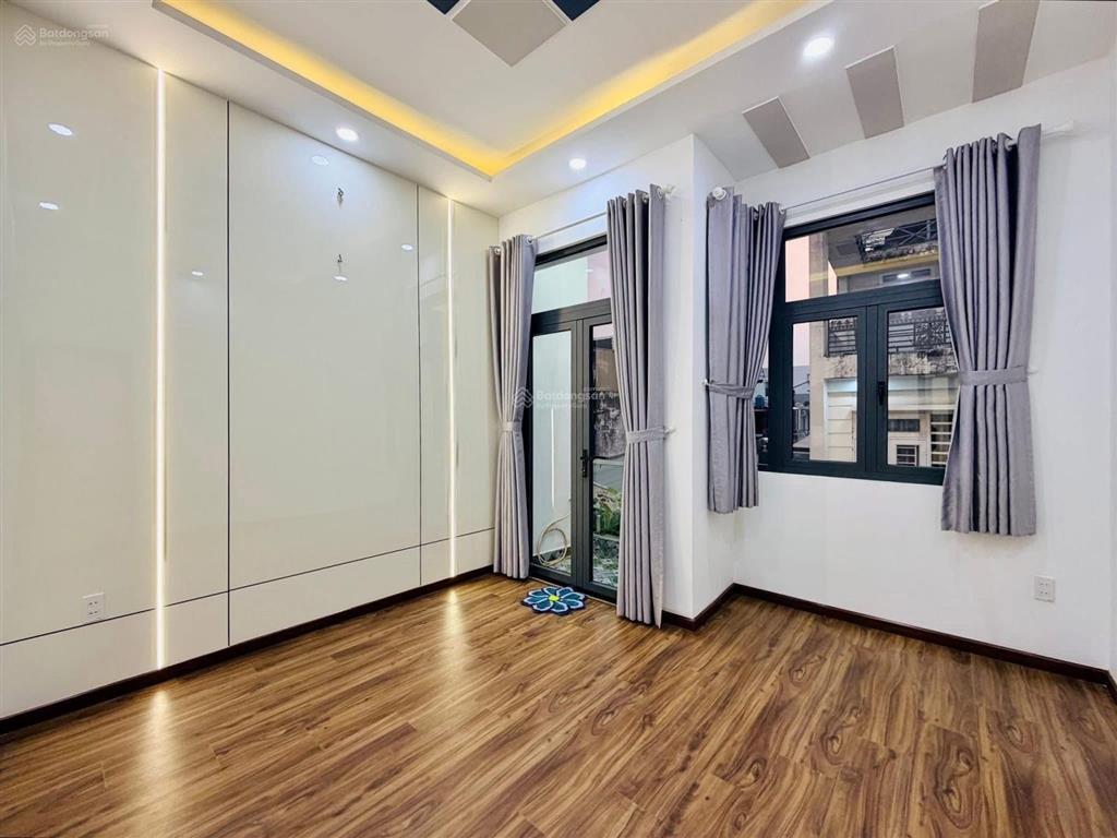 Siêu thơm  4 tầng lầu bề thế  hẻm ô tô  trang bị nội thất  đường phạm văn chiêu