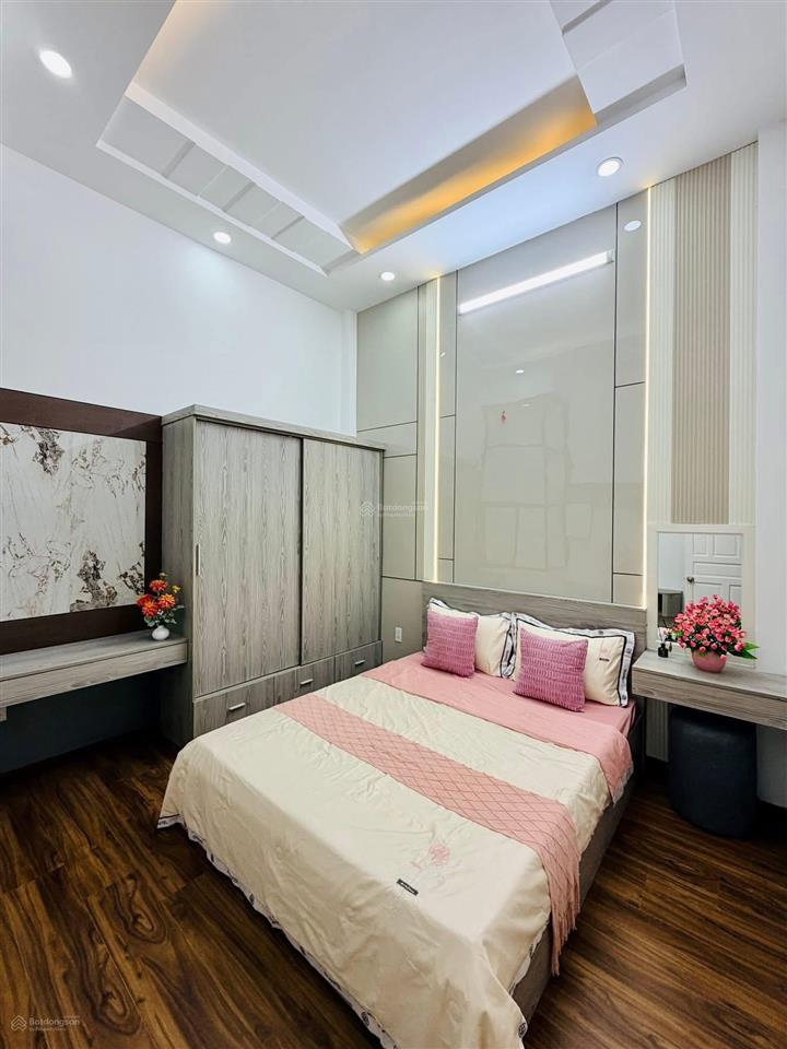 Siêu thơm  4 tầng lầu bề thế  hẻm ô tô  trang bị nội thất  đường phạm văn chiêu