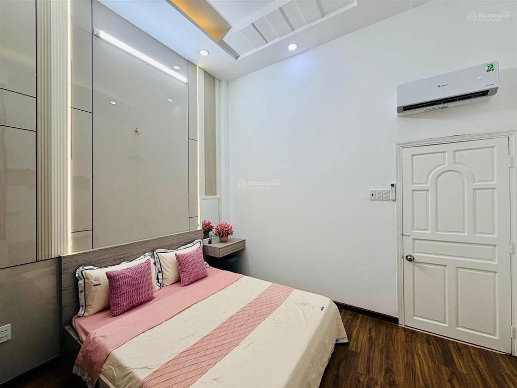 Siêu thơm  4 tầng lầu bề thế  hẻm ô tô  trang bị nội thất  đường phạm văn chiêu